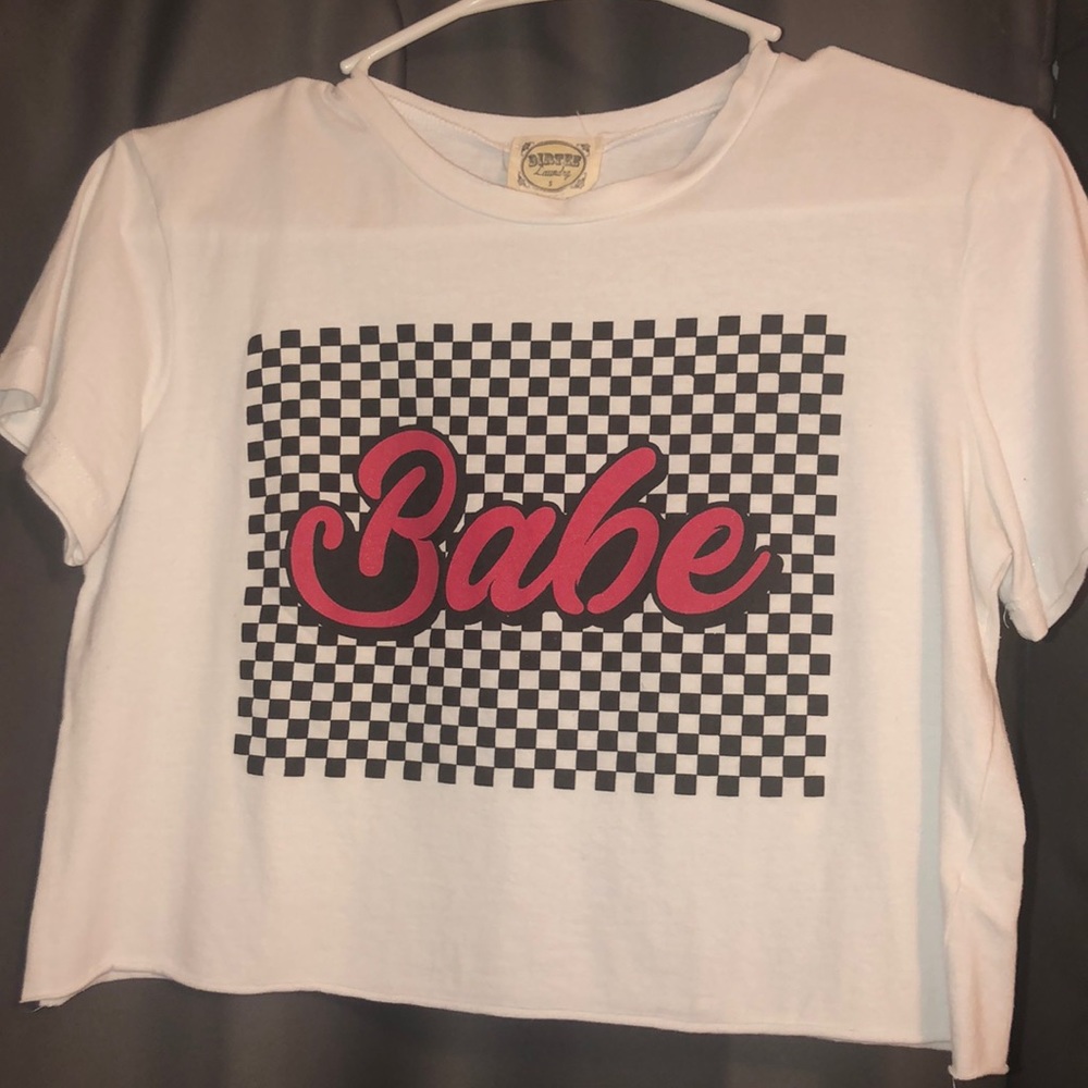 Cropped tee “babe”